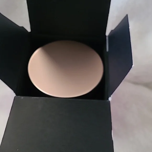 Chantecaille Sheer Glow Rose Face Tint 1.06 Oz New - Picture 5 of 6